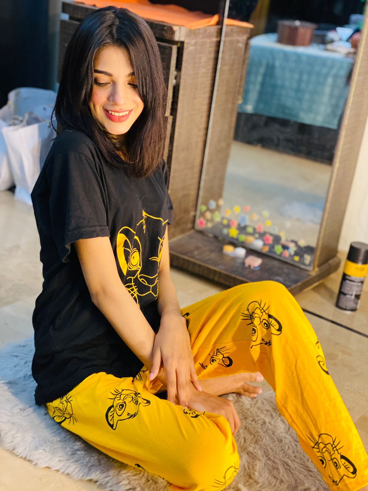 Black Lion With Yellow Lion Trouser Half Sleeves Night Suit (C-C-0050)