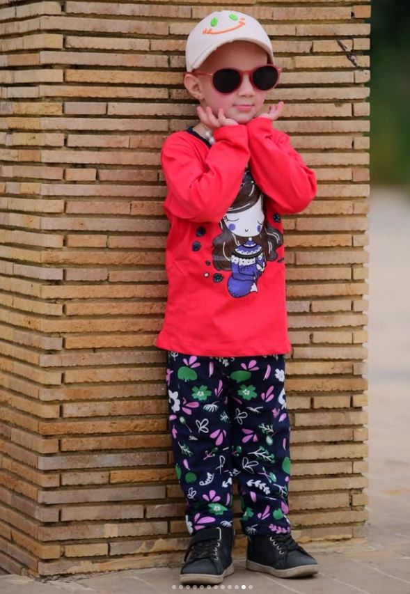 Red Barbie Girl Printed Full Sleeves T-shirt with Flower Printed Pajama Kids Suits (CC-061)